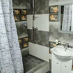 Lux Βουκουρέστι