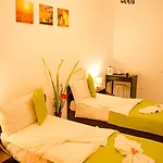 Lux 3*