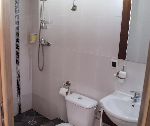 Lux 3* Bükreş